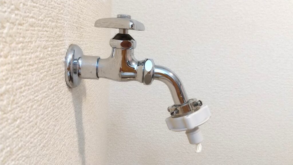 洗濯機の蛇口、閉める？どっち？開けっ放しに潜むリスク