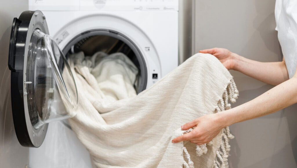 カーテン洗濯の順番決まれば失敗知らず！プロ直伝の洗い方