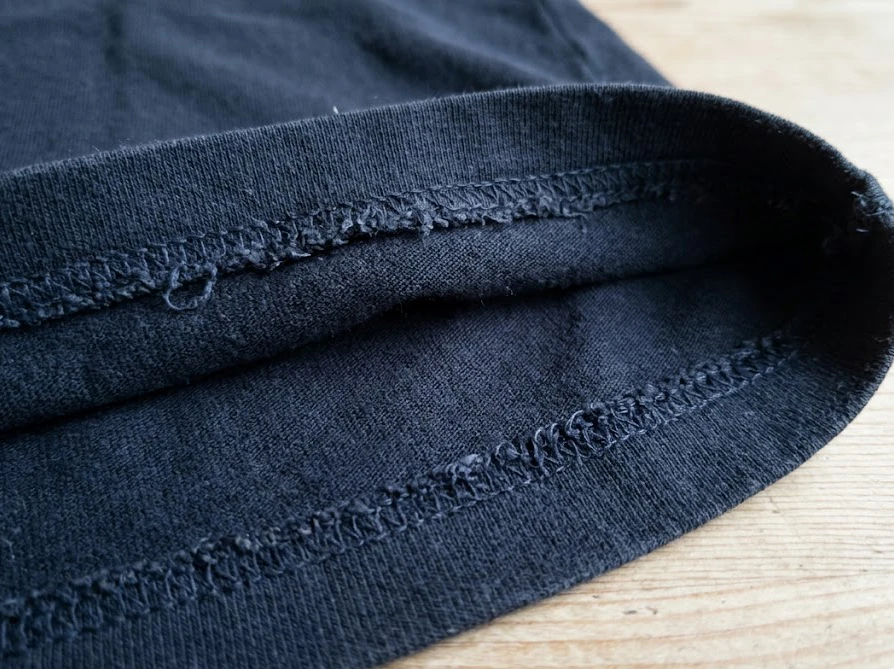 色落ちテストを行うための服の裏側の目立たない部分